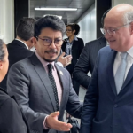 Presidente del BID llega a Bolivia; se reunirá con Paz, ministros, BCB y empresarios