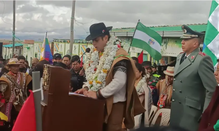 “El que niega a su patria no merece llamarse boliviano”: Lara arremete contra Paz en su acto por el Día del Estado Plurinacional