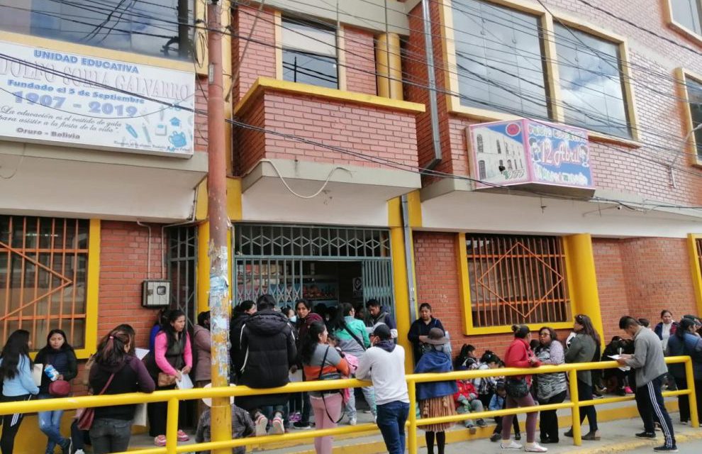Arrancan las inscripciones escolares en todo el país; los alumnos antiguos tienen registro automático