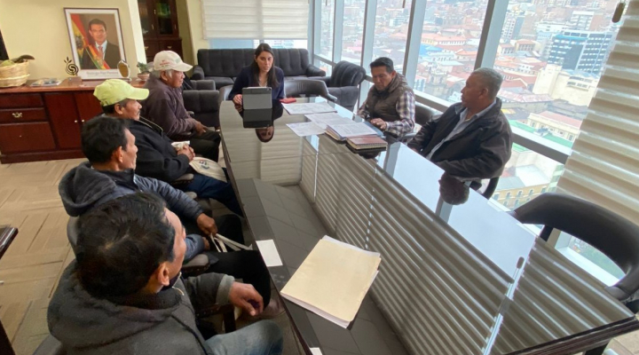 Gobierno atiende a indígenas del Tipnis y coordina entrega de ayuda