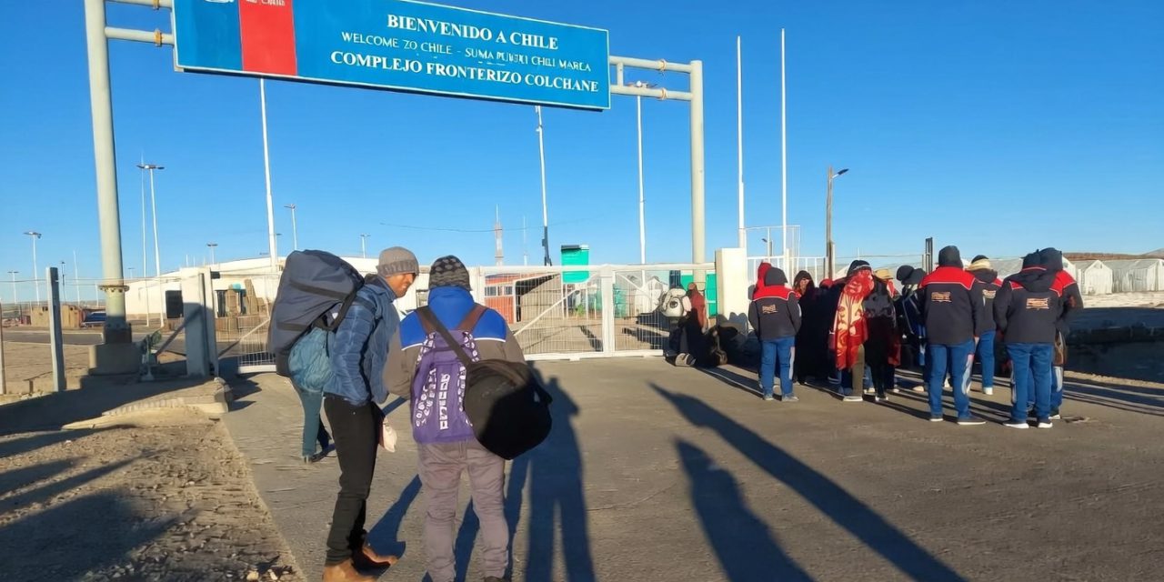 Incremento de flujo turístico provoca largas esperas en paso fronterizo hacia Chile