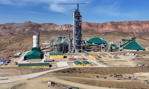 Gobierno denuncia daño económico en planta de cemento de Potosí: Se requerían 15 personas y contrataron a 80