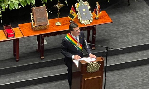 Samuel interpela a Rodrigo Paz y exige claridad sobre los próximos pasos para estabilizar la economía