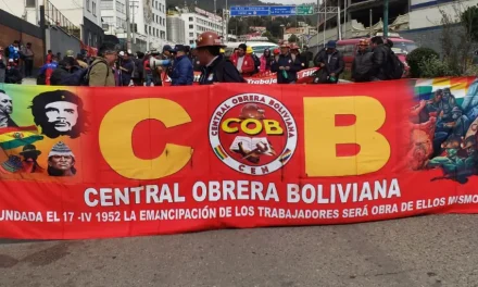 COB marcha en el centro paceño en este inicio del 2026 y cumple 11 días de movilizaciones contra el DS 5503