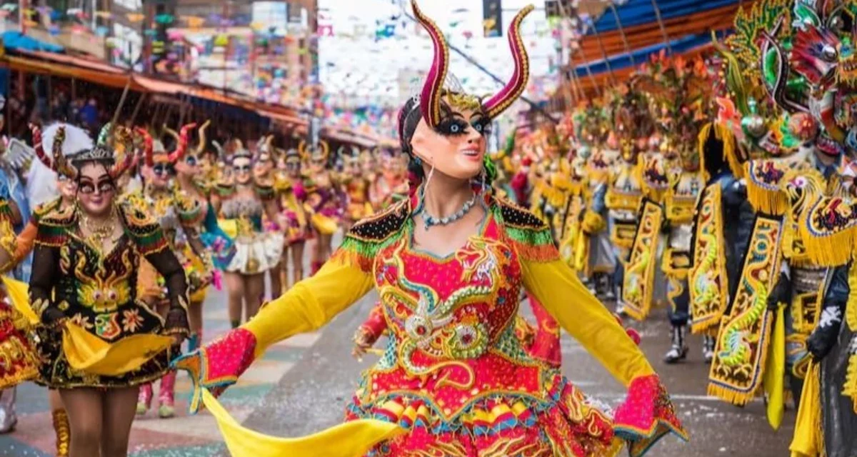 El Carnaval podría generar un movimiento económico de Bs 1.000 millones en Bolivia, según Turismo