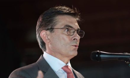 Gobierno promulga los Decretos Supremos 5550, 5551 y 5552 para reordenar la estructura del Ejecutivo, fortalecer la gestión social y equiparar el apoyo institucional a la Vicepresidencia