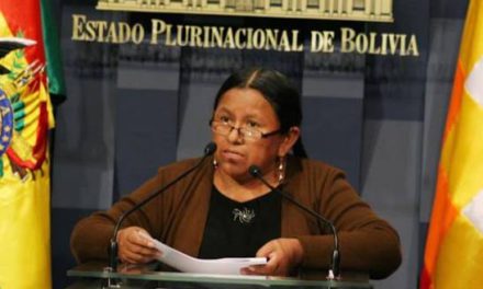 Emiten alerta migratoria contra Nemesia Achacollo tras activarse la orden de aprehensión, según Fiscalía 