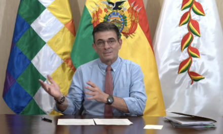 Paz tiene 48,8 % de apoyo y 46,3 % de rechazo, según estudio de consultora argentina