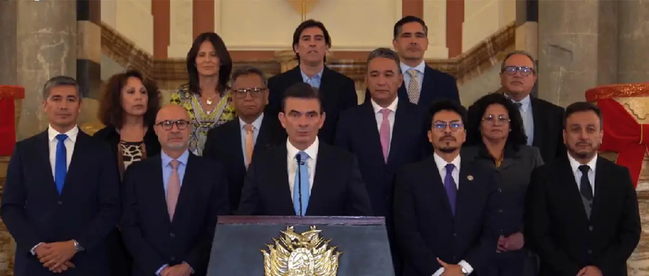 CenGob defiende gestión de Paz y asegura que es el presidente que menos decretos dictó en 100 días