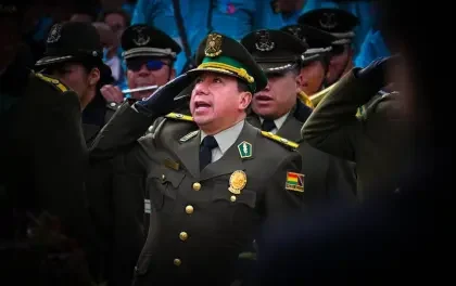 Mediante decreto, Paz destituye al Inspector General de la Policía y designa a un interino 