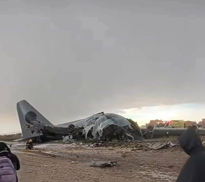 Avión militar se deslizó un kilómetro tras aterrizar en El Alto; hay dos tripulantes desaparecidos