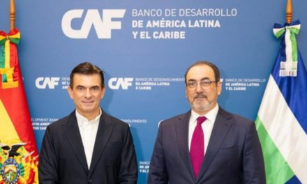 Presidente de la CAF llega a Bolivia y se confirma financiamiento de 3.100 millones de dólares en cinco años