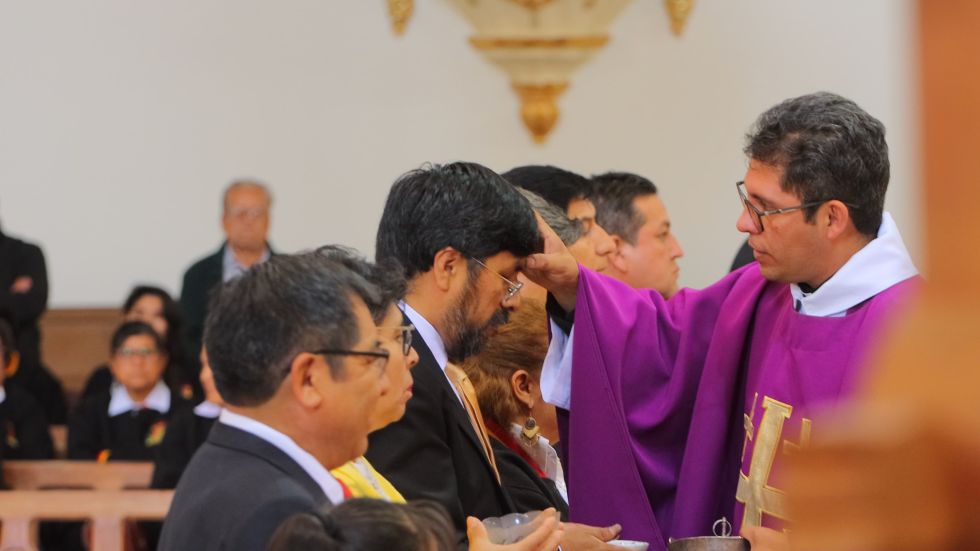 Iglesia católica comienza la Cuaresma con la celebración del Miércoles de Ceniza