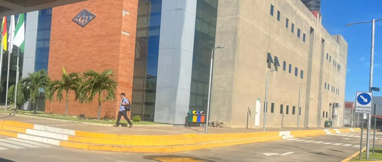 Fiscalía inspecciona oficinas de YPFB en busca de secuestrar documentación relacionada al caso de la exgerente