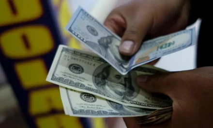 El dólar referencial registra este miércoles su valor más alto desde que se comenzó con su publicación