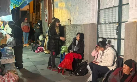 Colapso, falta de medicamentos y fallas en equipos agravan la crisis en los hospitales de Clínicas y de la Mujer en La Paz