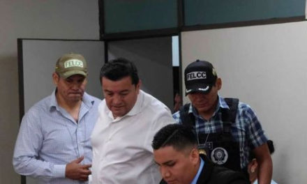 Concejo cruceño debe elegir alcalde suplente tras detención de Fernández, señala el TSE
