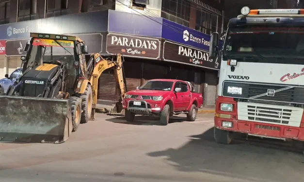 Bloqueo en Sacaba: Empresas constructoras exigen el pago de contratos adeudados desde el 2023