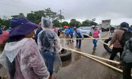 Continúa el bloqueo en Yapacaní: Productores de arroz y soya exigen soluciones al Gobierno