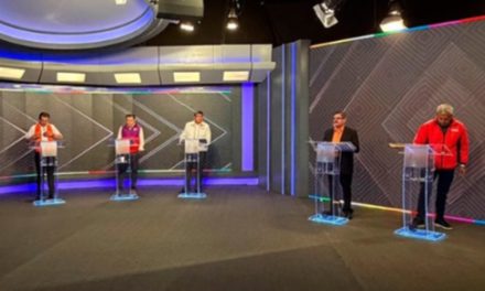 17 candidatos a la Alcaldía de La Paz presentan sus propuestas en el debate electoral