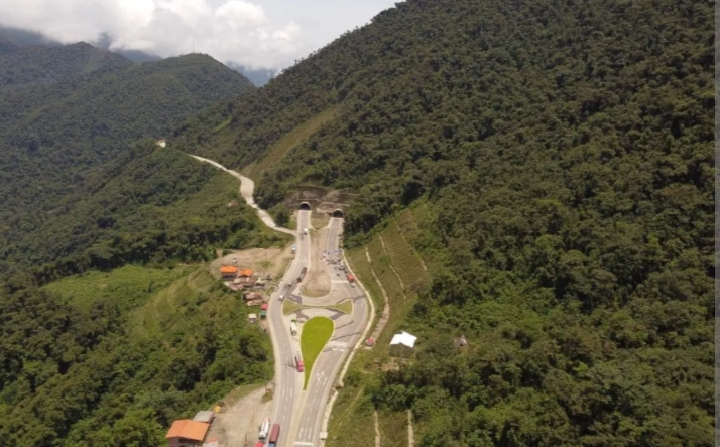 Reabren la vía en El Sillar, pero persisten congestión y quejas por el mal estado de la vía