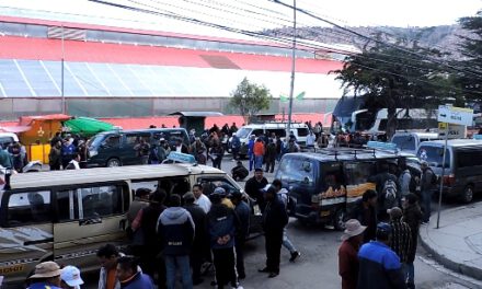 Levantan bloqueos en La Paz y El Alto tras acuerdo entre Gobierno y transportistas