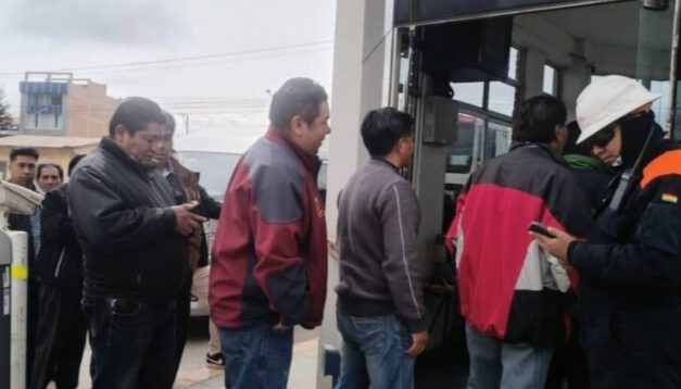 Verifican calidad de gasolina en Senkata tras el acuerdo con transportistas