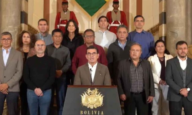 Gobierno elimina fotocopias y lanza “Tranca Cero” para reducir burocracia