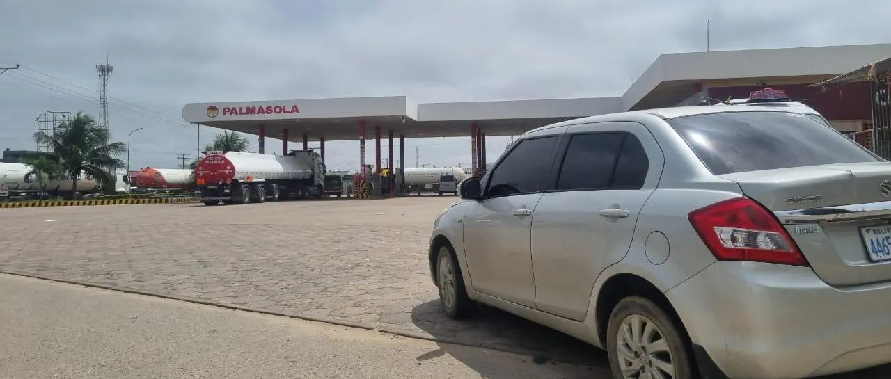 “El combustible que salió anoche, ya no hay”: Asosur dice que se necesitan otros cuatro días para que se eliminen las filas en surtidores
