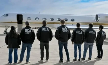 DEA: «Ninguna placa, título ni posición protegerán a quienes eligen el crimen»