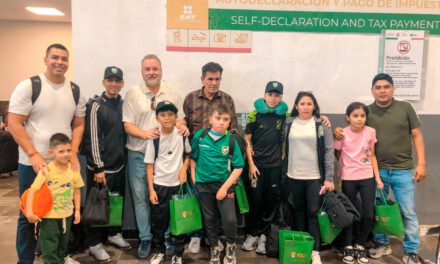 Entel lleva a 5 familias a México para apoyar a la selección
