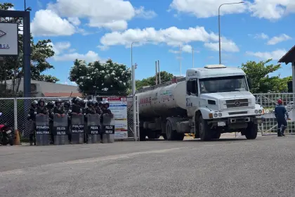 YPFB advierte “leve demora” en despachos por incorporación de nuevos aditivos en Santa Cruz