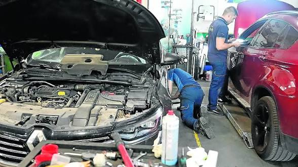 Gasolina cuestionada: YPFB anuncia pagos a conductores afectados