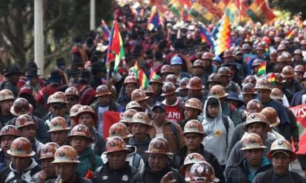 COB inicia presión al Gobierno con marcha y entrega de pliego petitorio