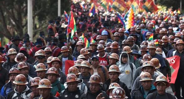 COB inicia presión al Gobierno con marcha y entrega de pliego petitorio