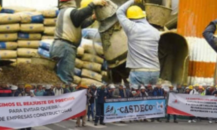 Constructores exigen reajuste de hasta 50% en contratos y advierten paralización de obras