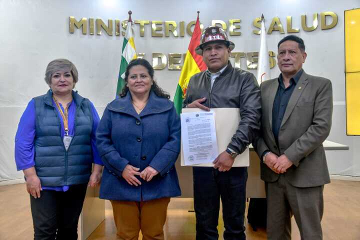 Nombramiento en la CNS desata cuestionamientos políticos y reabre debate sobre meritocracia