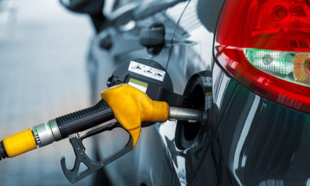 Surtidores de Santa Cruz comienzan a vender gasolina con normalidad tras despachos de YPFB