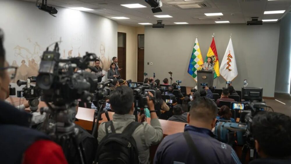 Gobierno lanza decreto para crear la Unidad de Comunicación Estratégica del Estado con autonomía administrativa