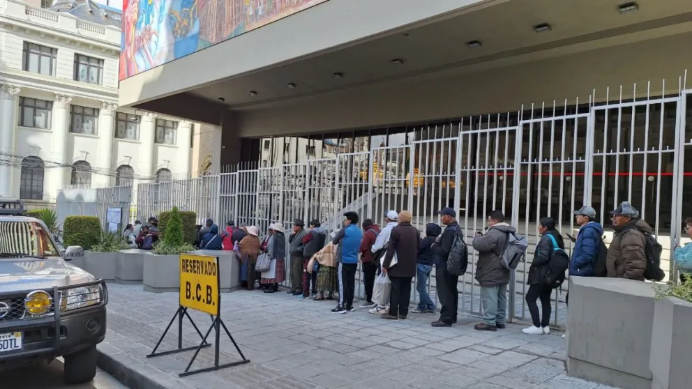BCB descarta anular toda la serie B de los billetes, más del 98% tiene plena validez