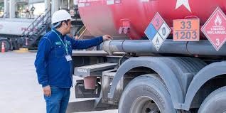 YPFB moderniza el sistema de combustibles con aditivos que elevarán la calidad de la gasolina