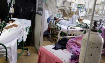 Médicos alertan crisis sanitaria por falta de insumos y advierten paro nacional