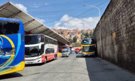 Choferes de Oruro dan pausa a bloqueos y se reanudan los viajes interdepartamentales