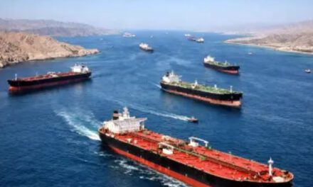 Los primeros buques cruzan el estrecho de Ormuz tras la tregua entre Estados Unidos e Irán