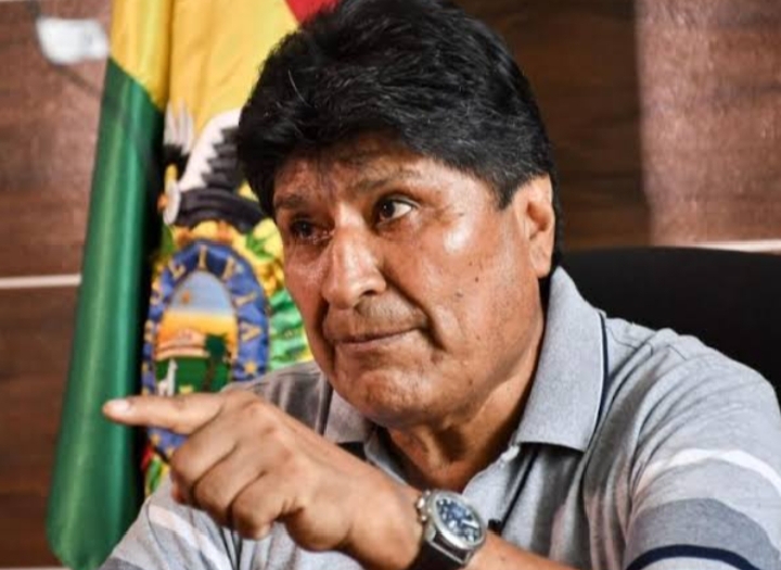Evo exige pasaporte diplomático y habilitación de su linea telefónica