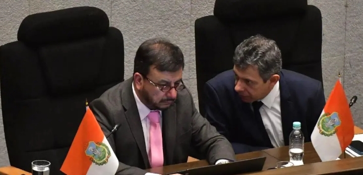 Medinaceli supera interpelación y seguirá como ministro de Hidrocarburos