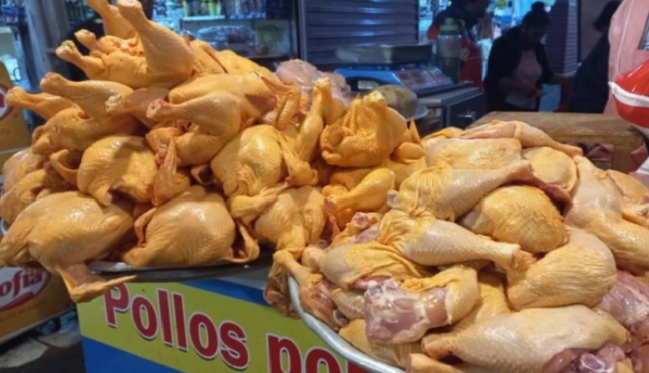 Sube el precio del pollo en La Paz y llega hasta los 22 bolivianos el kilo