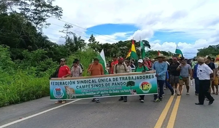 Fracasa nuevo diálogo y la marcha continúa rumbo a La Paz en medio de tensión por ley agraria