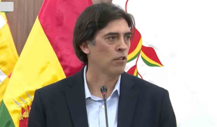 Interpelarán al ministro de Obras Públicas por el trágico accidente del avión siniestrado en El Alto