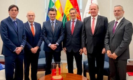 Coca-Cola anuncia millonaria inversión y refuerza su presencia en Bolivia